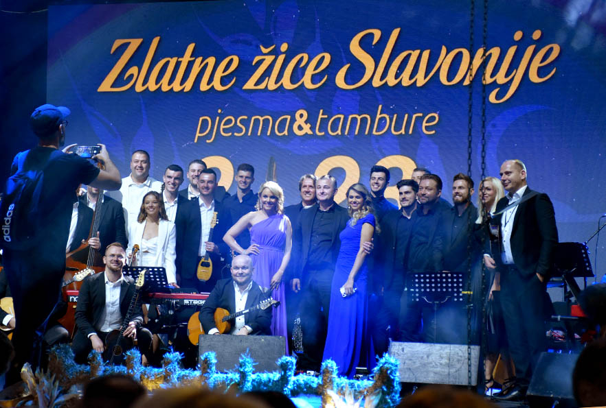 [FOTOGALERIJA]  Završnica “Zlatnih žica Slavonije Požega 2023”: Večer novih tamburaških pjesama