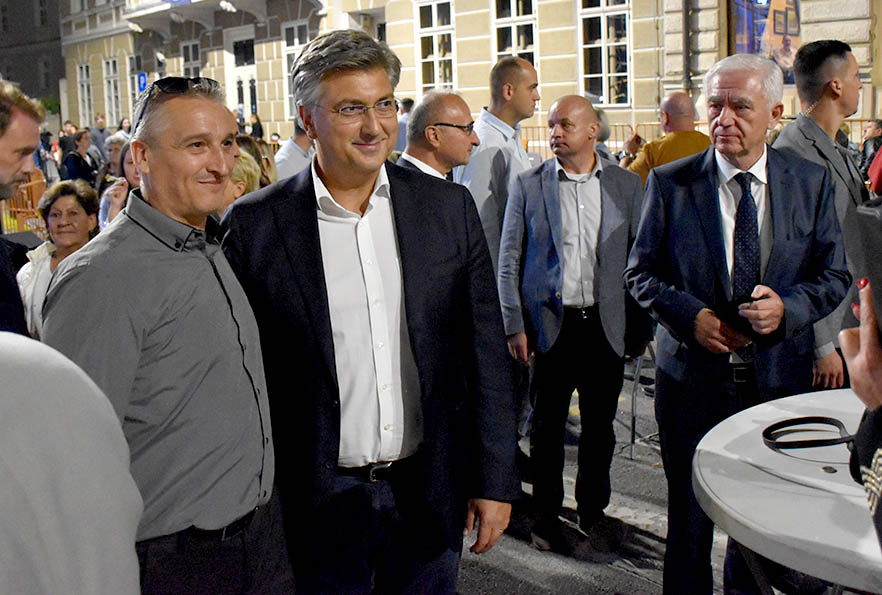 [FOTOGALERIJA]  Završnica “Zlatnih žica Slavonije Požega 2023”: Večer novih tamburaških pjesama