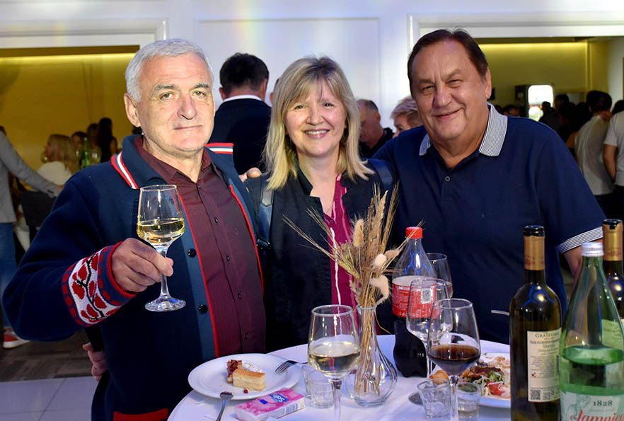 [FOTOGALERIJA]  Završnica “Zlatnih žica Slavonije Požega 2023”: Večer novih tamburaških pjesama