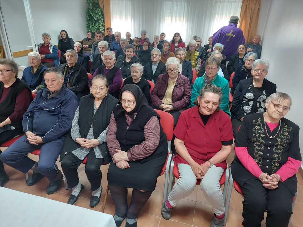 Požega.eu | Redovito euharistijsko slavlje u veličkom Domu za starije i nemoćne osobe