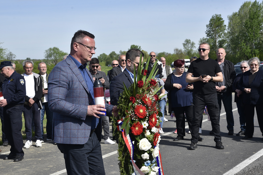 SB Online | Sjećanje na sedam junaka koji su poginuli kod Slavonskog Broda