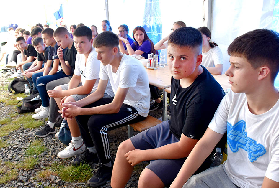 Požega.eu | Sati istine na brdu Sokolovac: Još jedna generacija osmaša slušala predavanje o Domovinskom ratu