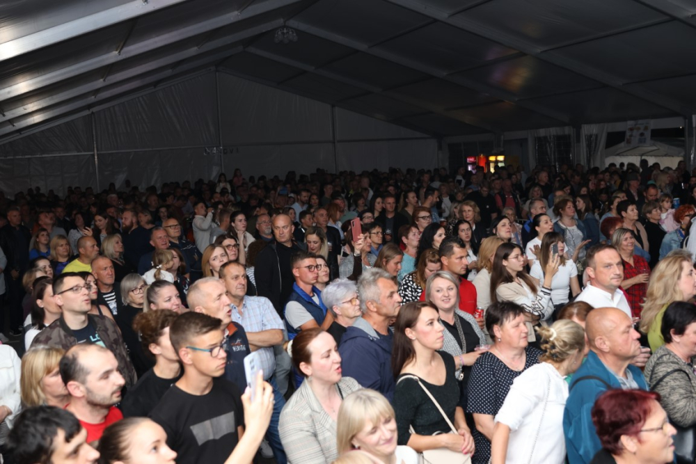 Požega.eu | (FOTO) Dražen Zečić oduševio brojne obožavatelja u Velikoj 