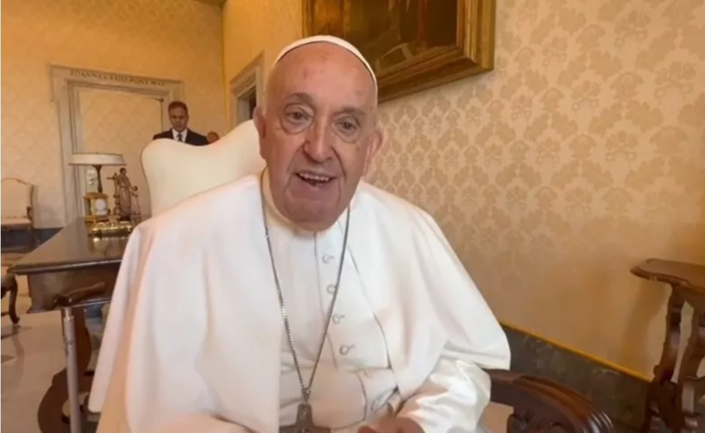 Požega.eu | Papa Franjo snimio videoporuku za mladog Luku iz Požege: ‘Sjećam te se…’