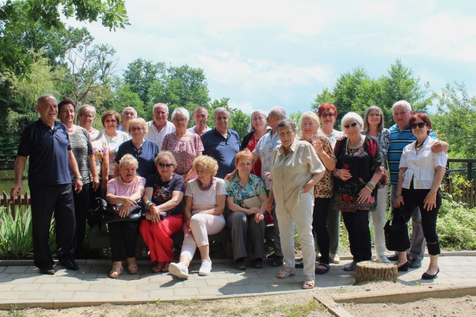 Požega.eu | Obilježili 52. godišnjicu gimnazijske mature na imanju „Voćarstvo Boić“ u Skenderovcima