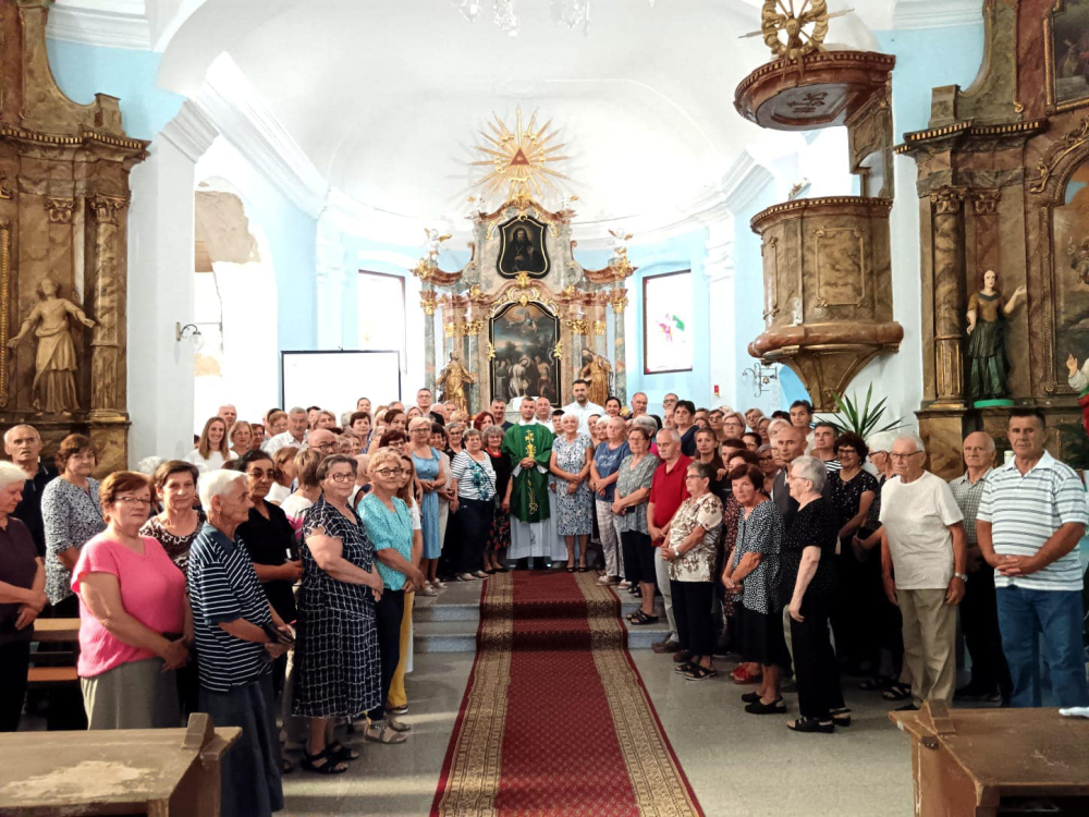 SB Online | ŽUPLJANI SE OPROSTILI OD SVOG ŽUPNIKA: ʼU kratkom roku uspio si podići župu i župljaneʼ