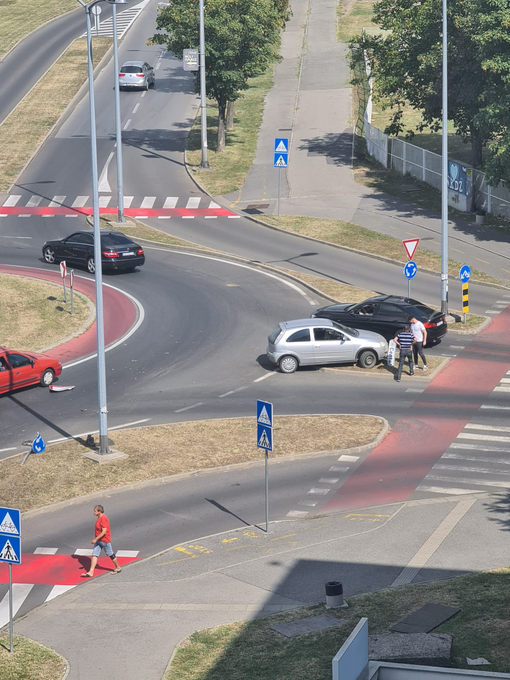 SB Online | Pažnje nikad dovoljno: Opet prometna u centru Sl. Broda