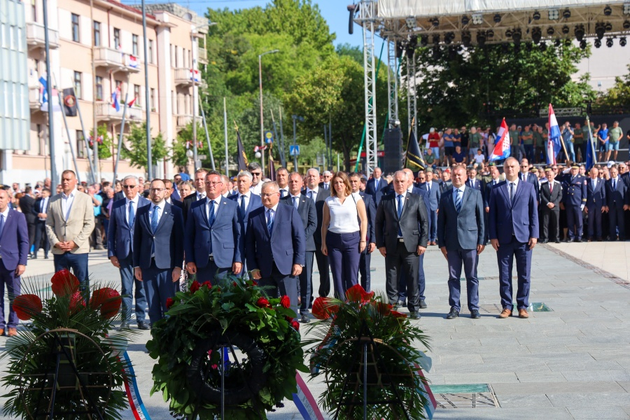 Požega.eu | Na svim je važnijim događanjima diljem Hrvatske i šire: Županica Jozić na obilježavanju Dana pobjede i domovinske zahvalnosti, Dana hrvatskih branitelja i 29. obljetnice vojno-redarstvene operacije Oluja