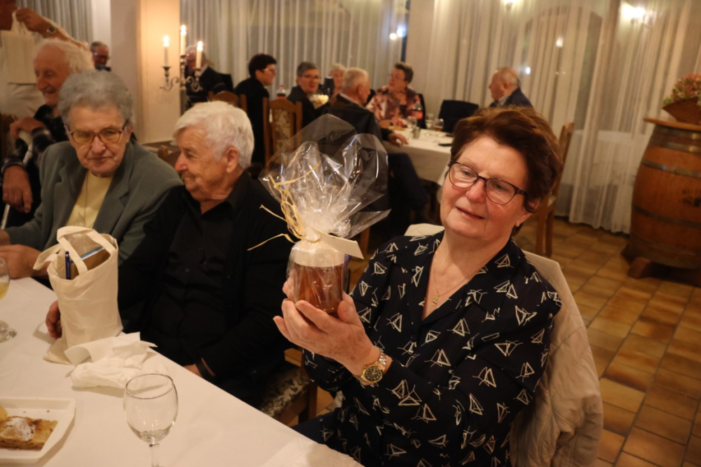 Požega.eu | DAN STARIJIH OSOBA: Jakšićki umirovljenici dobili darove uz svoj praznik