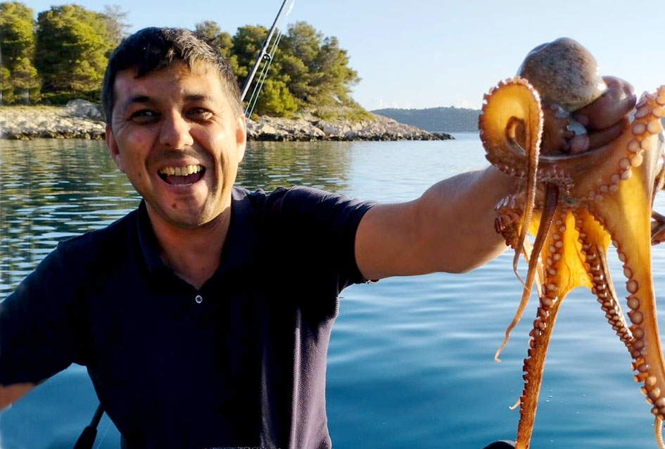 KAPITALNI ULOV LIGNJE TOMISLAVA DOŠENA IZ TRENKOVA:  Punjena masom za kulen završit će na roštilju