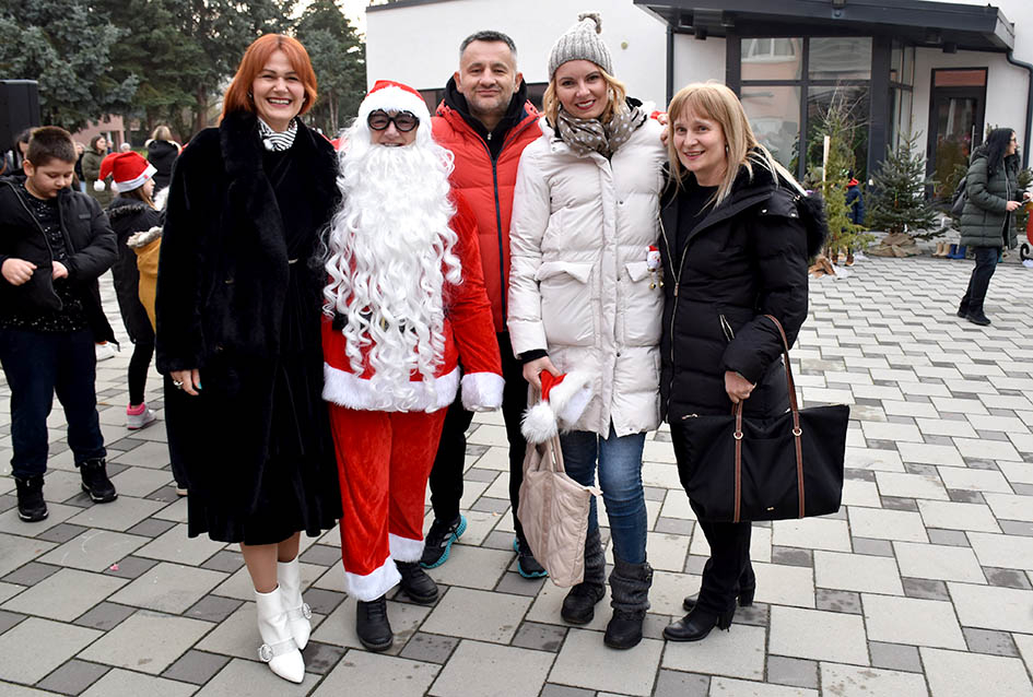 ADVENTSKI SAJAM U CESARIĆU: Zarađeno doniraju Udruzi „Mali princ“