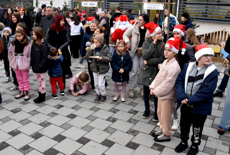 ADVENTSKI SAJAM U CESARIĆU: Zarađeno doniraju Udruzi „Mali princ“
