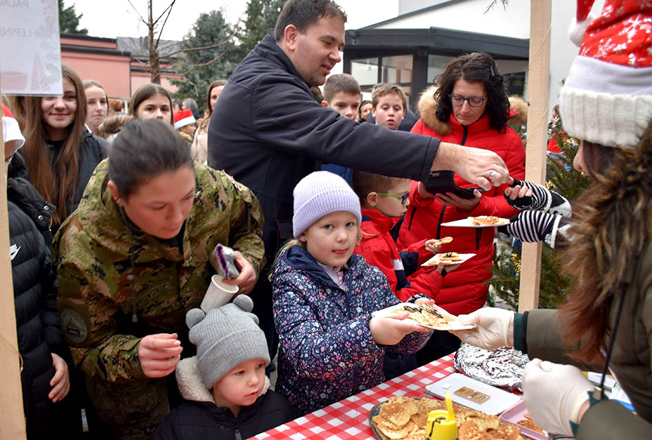 ADVENTSKI SAJAM U CESARIĆU: Zarađeno doniraju Udruzi „Mali princ“