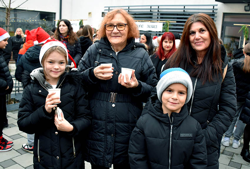 ADVENTSKI SAJAM U CESARIĆU: Zarađeno doniraju Udruzi „Mali princ“