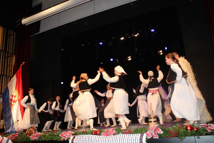 UZ DAN GRADA PLETERNICE: Održana 18. Međunarodna smotra folklora „Običaji starog zavičaja“