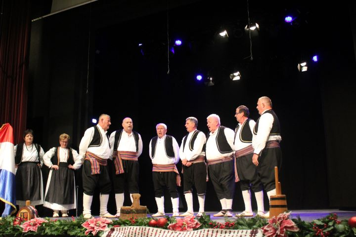 UZ DAN GRADA PLETERNICE: Održana 18. Međunarodna smotra folklora „Običaji starog zavičaja“