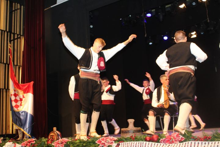 UZ DAN GRADA PLETERNICE: Održana 18. Međunarodna smotra folklora „Običaji starog zavičaja“