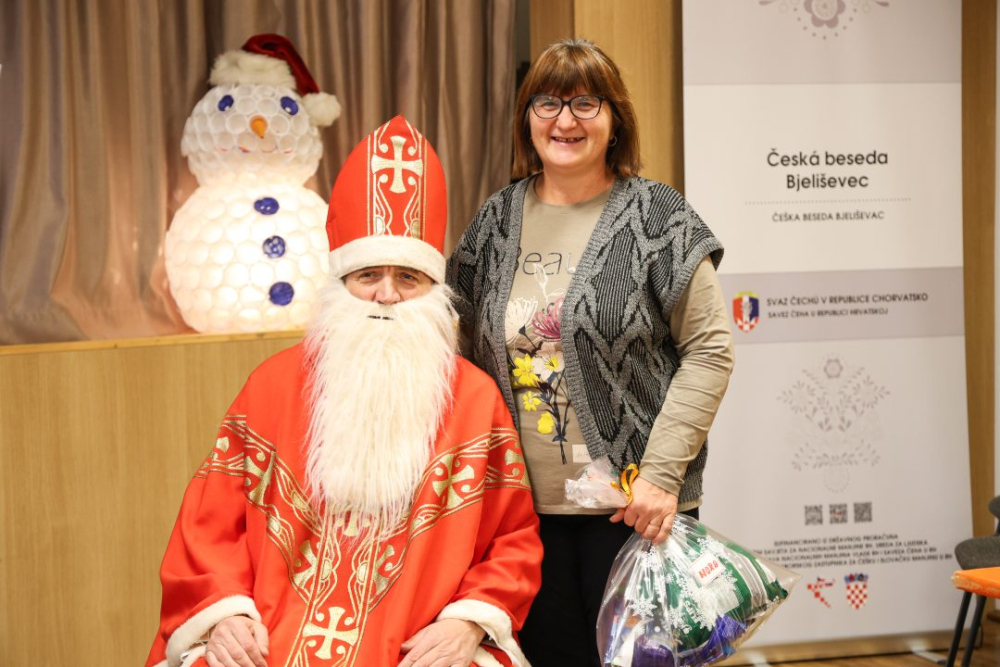 [FOTO] Blagdanska čarolija u Bjeliševcu: Sveti Nikola razveselio mališane i mještane