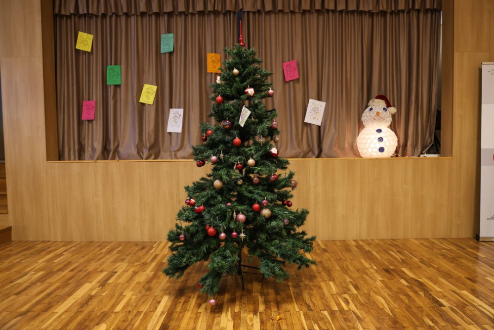 [FOTO] Blagdanska čarolija u Bjeliševcu: Sveti Nikola razveselio mališane i mještane