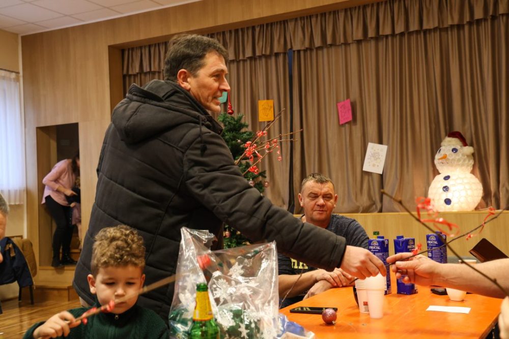 [FOTO] Blagdanska čarolija u Bjeliševcu: Sveti Nikola razveselio mališane i mještane