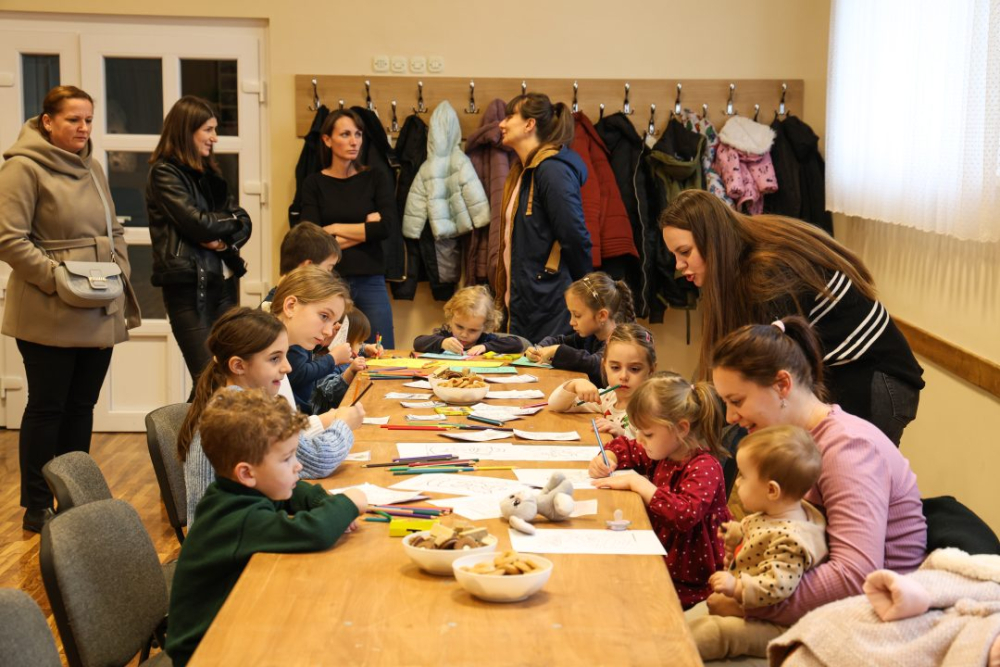 [FOTO] Blagdanska čarolija u Bjeliševcu: Sveti Nikola razveselio mališane i mještane