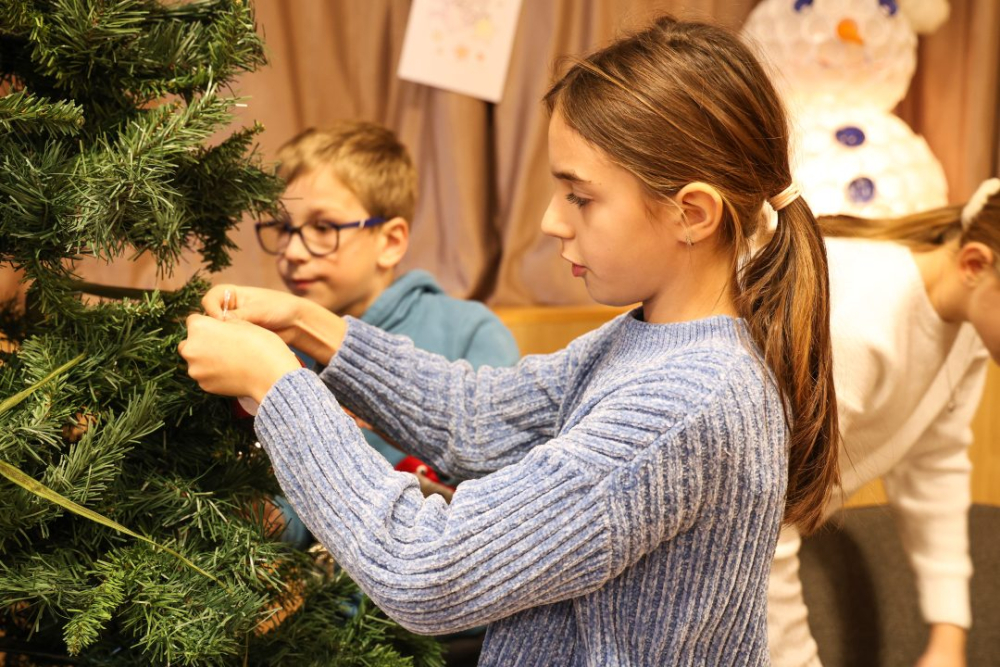 [FOTO] Blagdanska čarolija u Bjeliševcu: Sveti Nikola razveselio mališane i mještane