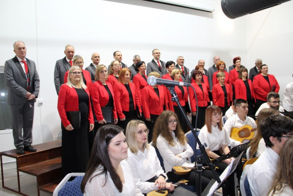 SB Online | “TOMISLAVCI” U SUSRET BOŽIĆU – Tradicionalni koncert HPD Tomislav Cernik