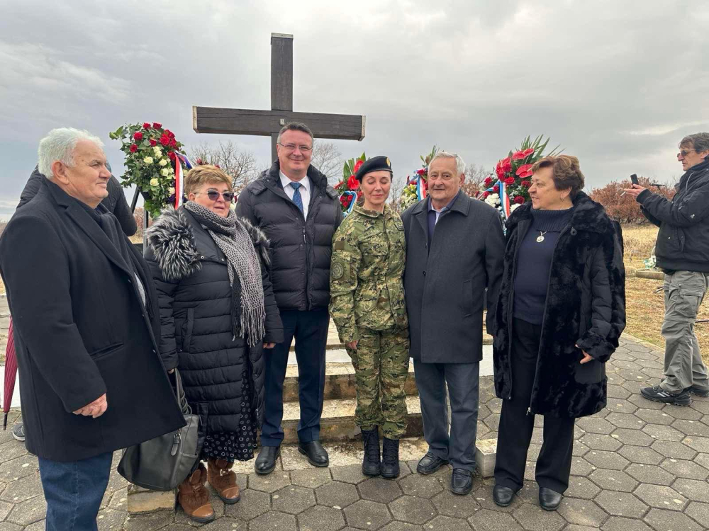 SB Online | Župan Marušić nazočio obilježavanju Vojno-redarstvene operacije „Maslenica“: Kod spomenika u Kašiću odana je počast svim poginulim i smrtno stradalim braniteljima