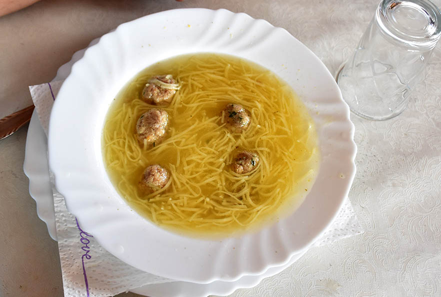 Kokošiji kirvaj uz tradicionalni slavonski ručak [FOTO]