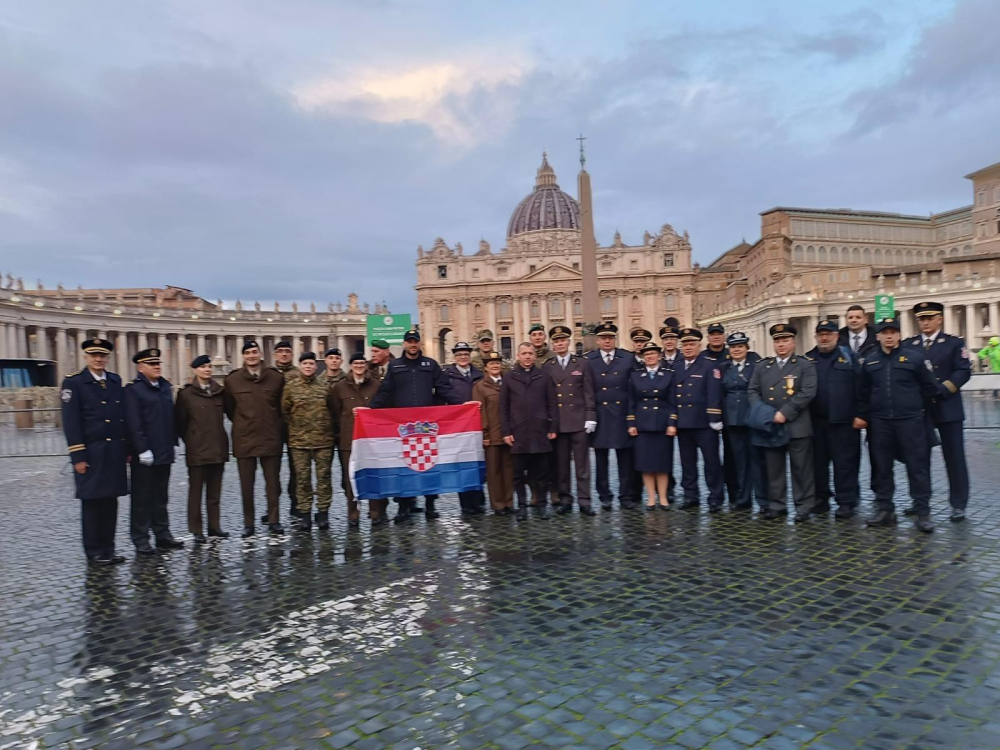 SB Online | Načelnik brodsko-posavske policije Antun Valić među hrvatskim predstavnicima u Vatikanu