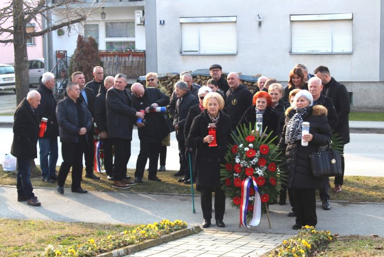 Požega.eu | U SJEĆANJE NA POKOJNE BRANITELJE S PLETERNIČKOG PODRUČJA: Polaganjem vijenaca i svetom misom odana počast herojima Domovinskog rata