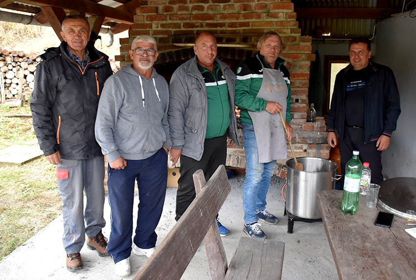 Pobjednici brestovačkog Kupa prijateljstva su ribiči Veličanke, a najbolji pojedinci su Marko Poletto, Josip Mandić i Mario Fider [FOTO]