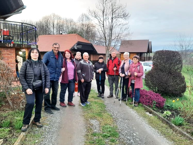 Požega.eu | Pleternički planinari na imanju Mladena Ravlića na Požeškoj gori 