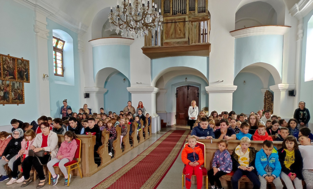 SB Online | Milijun djece moli zajedno u Sibinju, Gunji, Ivanovcima, Sikirevcima i Vinkovcima