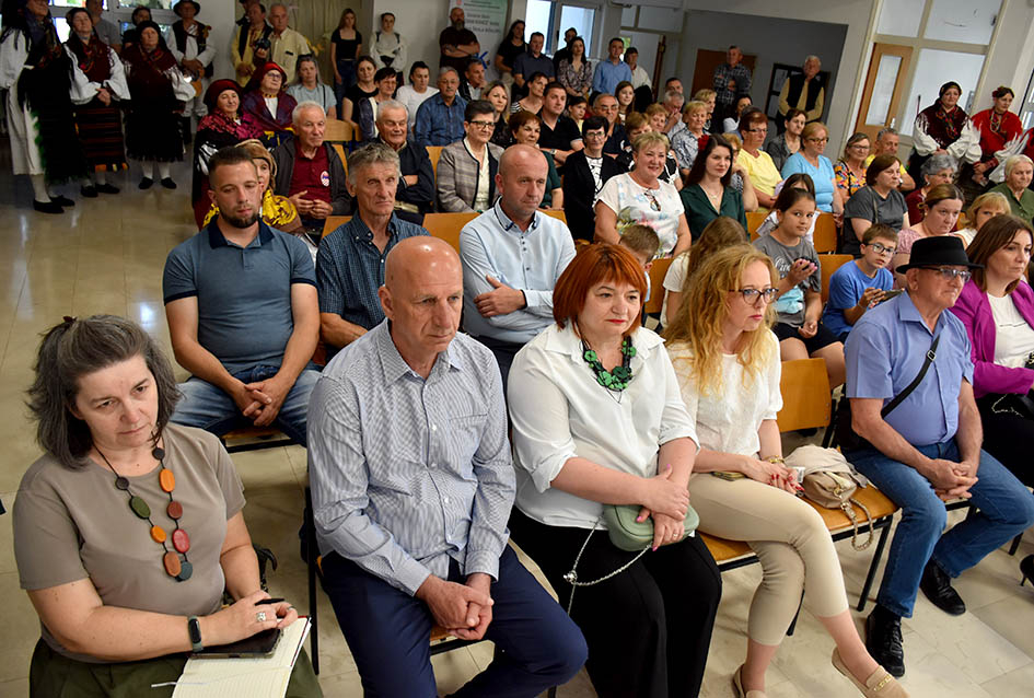 Pučko pjevanje bez glazbe izvele skupine na smotri u Biškupcima 