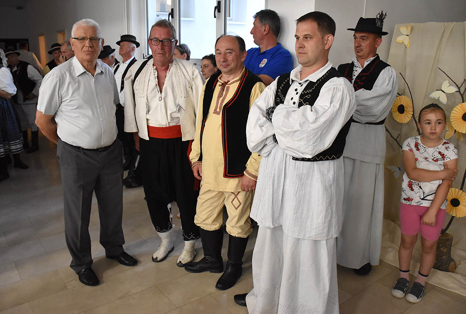 Pučko pjevanje bez glazbe izvele skupine na smotri u Biškupcima 
