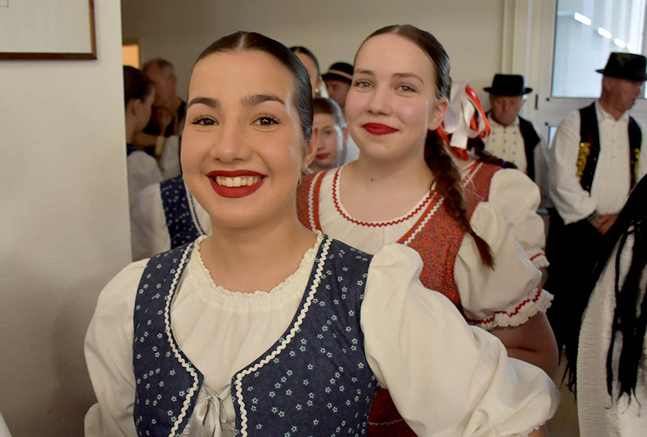 Pučko pjevanje bez glazbe izvele skupine na smotri u Biškupcima 