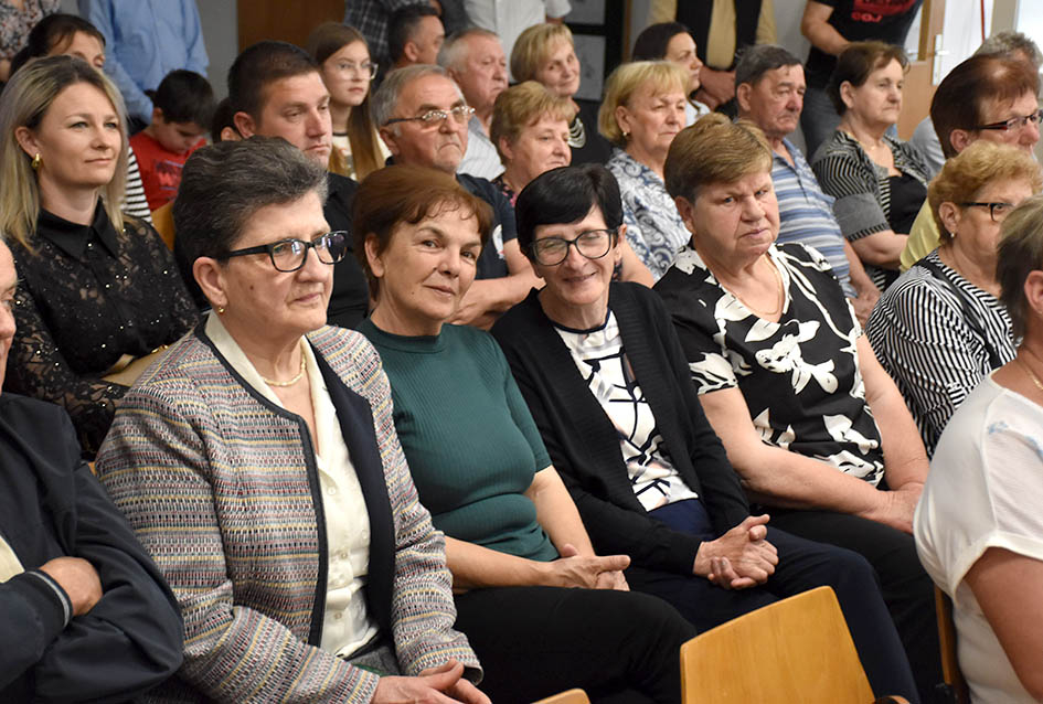 Pučko pjevanje bez glazbe izvele skupine na smotri u Biškupcima 
