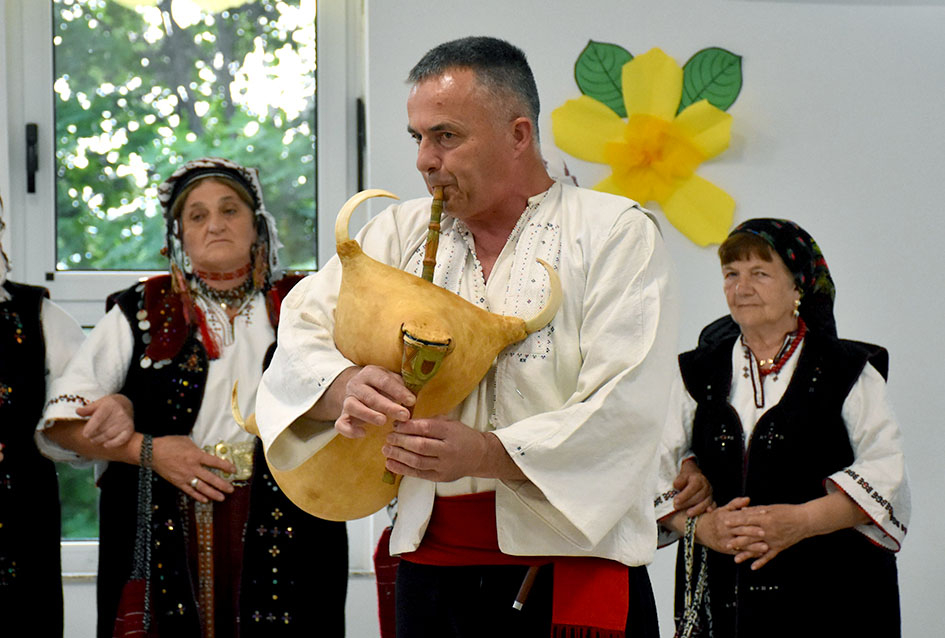 Pučko pjevanje bez glazbe izvele skupine na smotri u Biškupcima 
