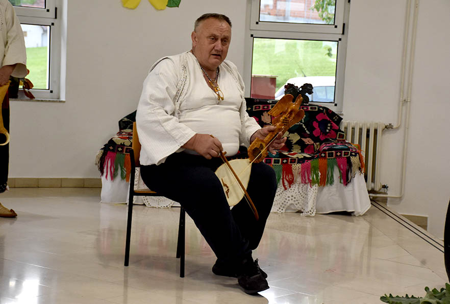 Pučko pjevanje bez glazbe izvele skupine na smotri u Biškupcima 