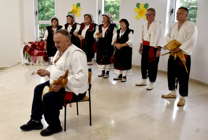 Pučko pjevanje bez glazbe izvele skupine na smotri u Biškupcima 