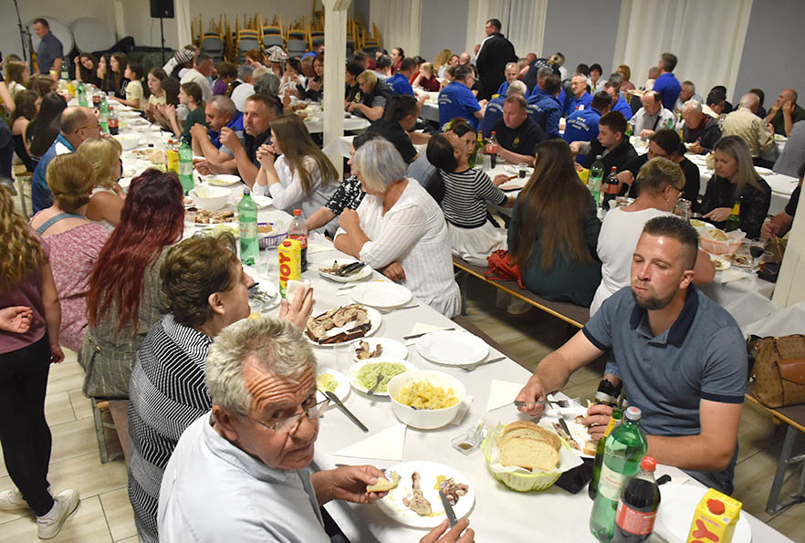 Pučko pjevanje bez glazbe izvele skupine na smotri u Biškupcima 