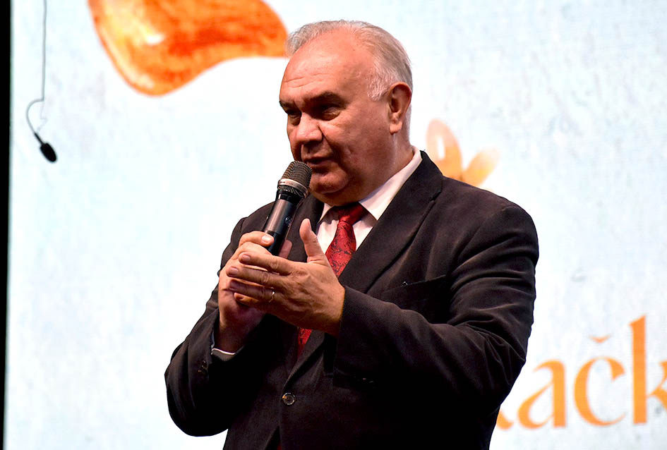 Pet folklornih i jedna pjevačka skupina okončale priredbu Tambura za dušu u Kaptolu