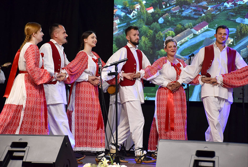 Pet folklornih i jedna pjevačka skupina okončale priredbu Tambura za dušu u Kaptolu