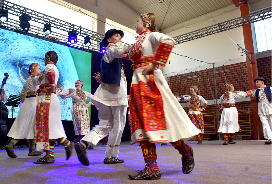 Pet folklornih i jedna pjevačka skupina okončale priredbu Tambura za dušu u Kaptolu