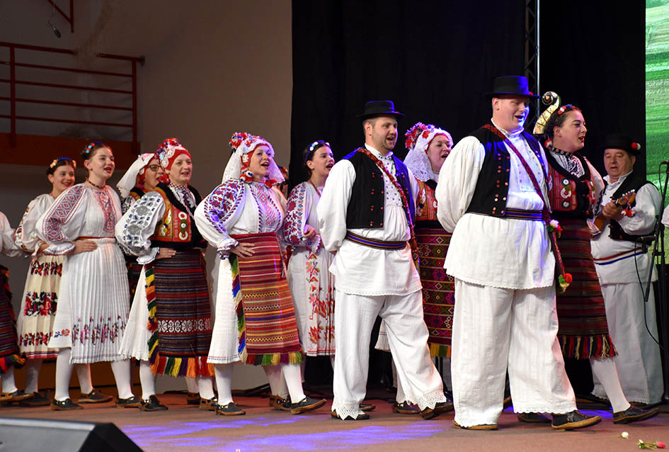 Pet folklornih i jedna pjevačka skupina okončale priredbu Tambura za dušu u Kaptolu