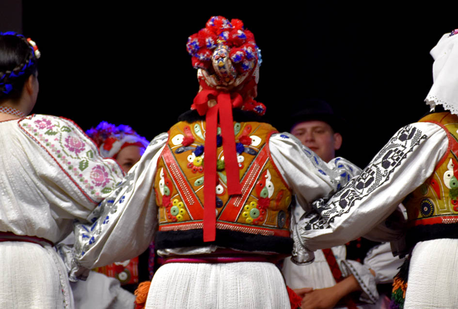 Pet folklornih i jedna pjevačka skupina okončale priredbu Tambura za dušu u Kaptolu