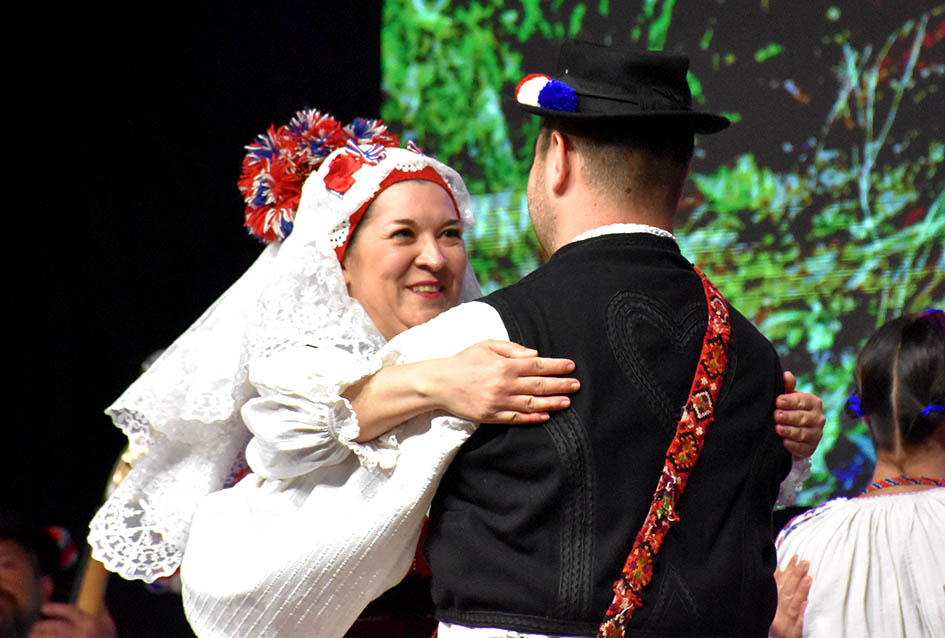 Pet folklornih i jedna pjevačka skupina okončale priredbu Tambura za dušu u Kaptolu
