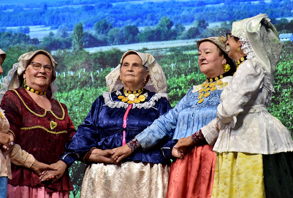 Pet folklornih i jedna pjevačka skupina okončale priredbu Tambura za dušu u Kaptolu