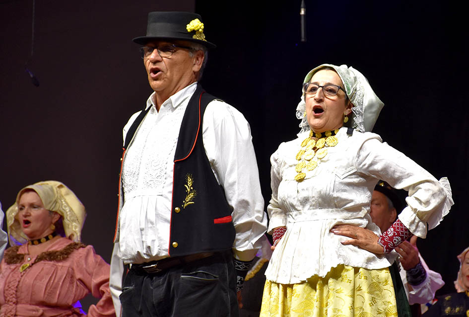 Pet folklornih i jedna pjevačka skupina okončale priredbu Tambura za dušu u Kaptolu